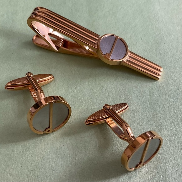 Vintage Dunhill Tie Clip and Cufflinks - Picture 3 of 3